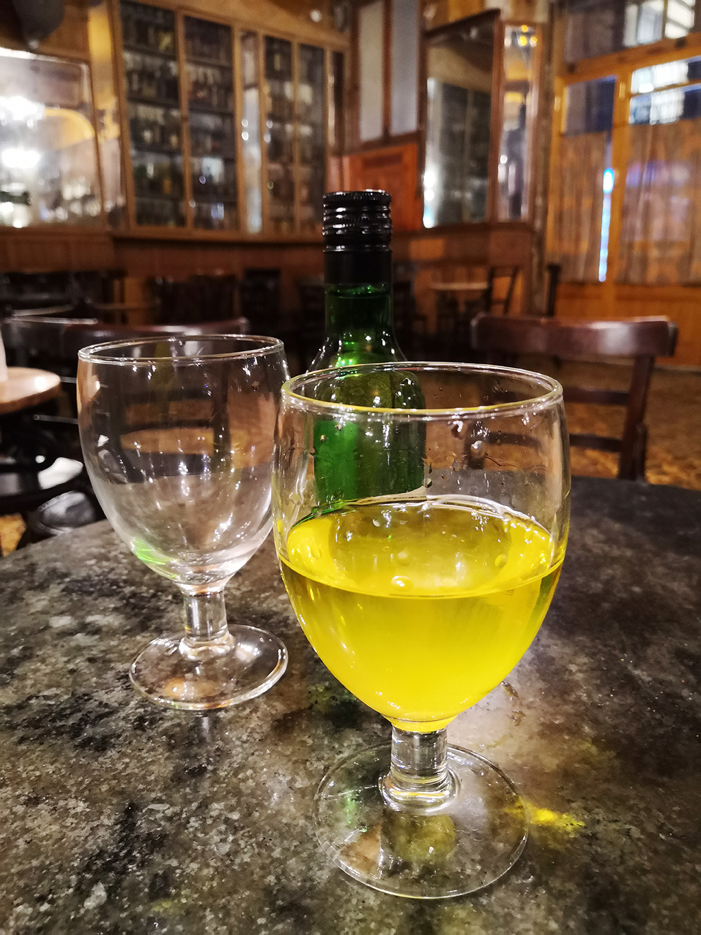 Absinthe. Best oldest Bars in Barcelona by Pickapictour