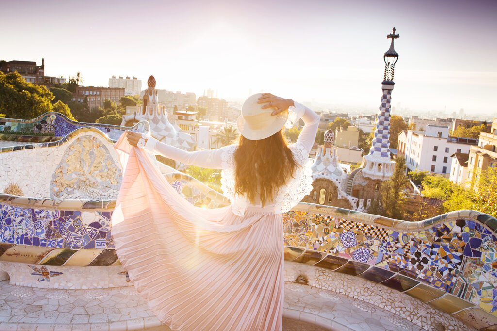 Traveling-alone-in-Barcelona-Photoshoot-Park-Güell-Pickapictour
