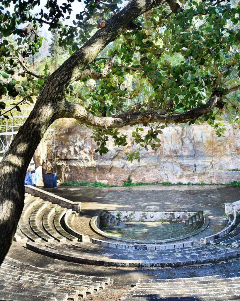montjuic-gardens-teatre-grec-barcelona-pickapictour